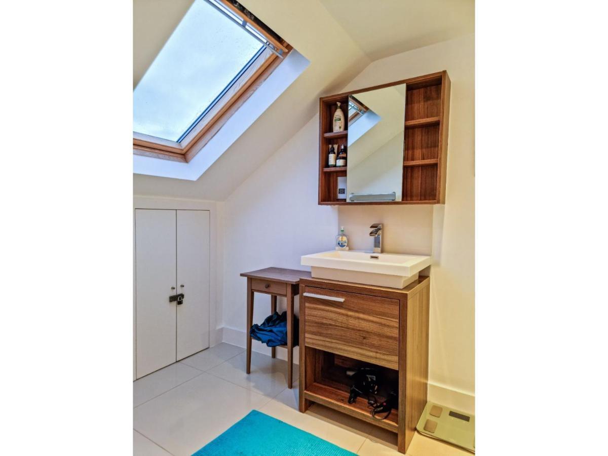 Pass The Keys Family Friendly 2 Bedroom Gem In Shepherd'S Bush London Exteriör bild
